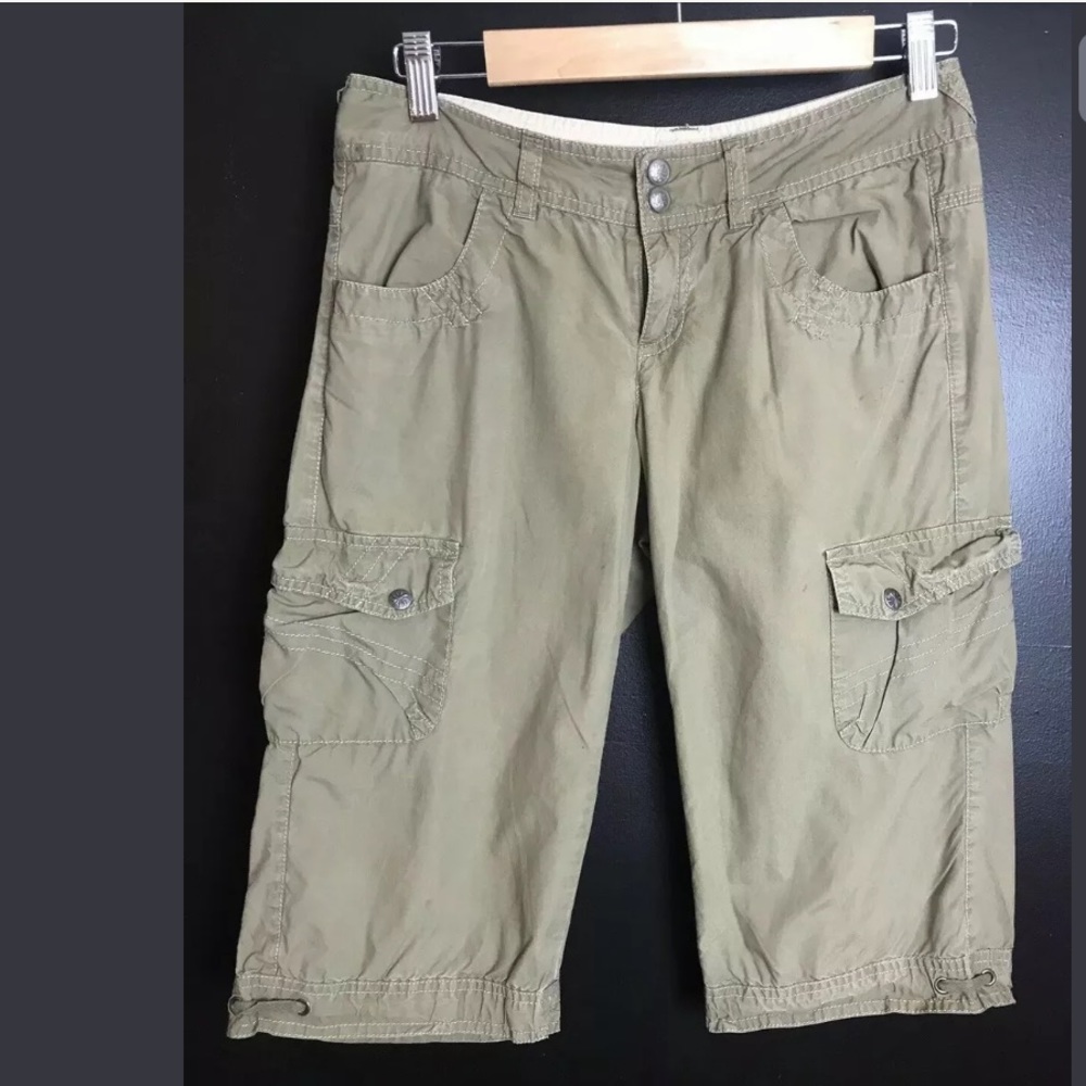 ATHLETA Despia Kicker Cropped Capri Pants Green - Picture 1 of 7